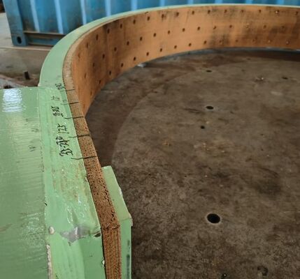 6100 BGO Revestimiento de Freno Tejido Reforzado con Alambre de Latón en Rollo con Fibra de Aramida para Resistencia a Altas Temperaturas